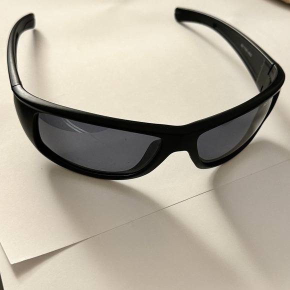 Sharp Polarized Black on Black GQ Mens Sunglasses NEW! Rare only 1! retro modern - Picture 1 of 7